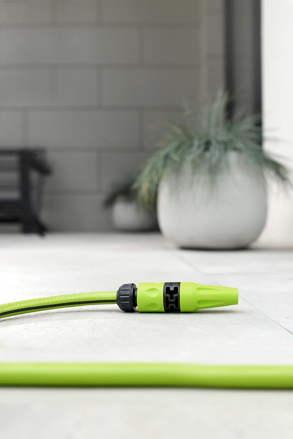 Furtun de grădină Cellfast QUATTRO, durabil, ușor, cu 4 straturi, rezistent la UV, furtun din fire, împletitură încrucișată, 20 bar, 1/2" 15m, 10-064