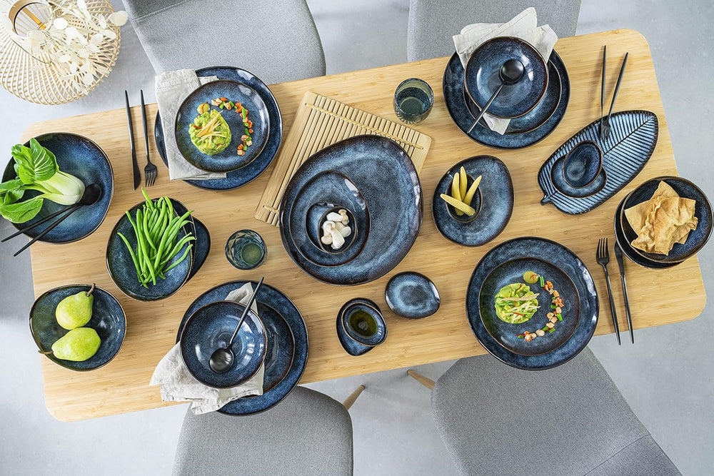 SANGER | Service de table Tokyo Service de table 12 pièces en grès pour 4 personnes comprenant des assiettes plates, des assiettes à dessert et des bols, bleu foncé avec des accents noirs | LA COLLECTION PREMIUM