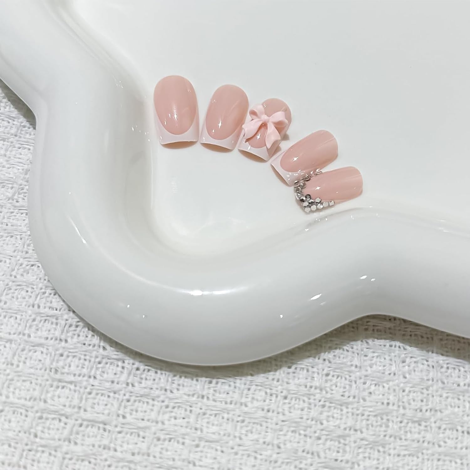 24 de tablete pentru manichiură franceză cu fundă roz și diamant, unghii pătrate, model cu strasuri, unghii artificiale roz nud, acoperire completă, manichiură cu lipici