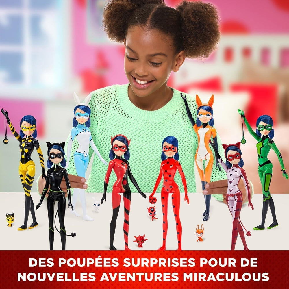 Bandai - Miraculous Ladybug - Doll Marinette Colour Change Surprise - Păpușă articulată Miraculous, 26 Cm + 3 surprize - Model aleatoriu - P50390 Papusi Naty Shop