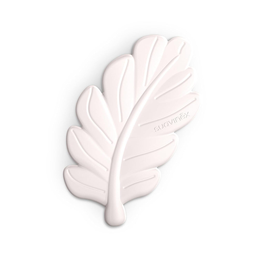 Suavinex, anneau de dentition monobloc en silicone. Doux, flexible, sûr. Apaise et apaise les gencives de bébé. Ergonomique, facile à saisir, texturé/relief. Design avec forêt, Poésie, Vert