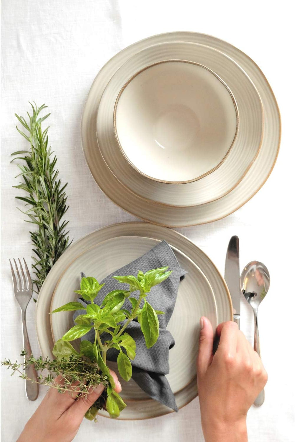 MÄSER 931818 Nottingham Vintage Series Service de table pour 4 personnes, service de petit-déjeuner 12 pièces avec formes rondes irrégulières au look rétro, carrelage, beige