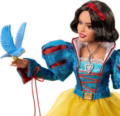 Mattel Disney Schneewittchen Sammelfigur-Modepuppe en tenue caractéristique, inspirée du film Disney Live-Action, Geschenke für Kinder und Sammler, HVY53