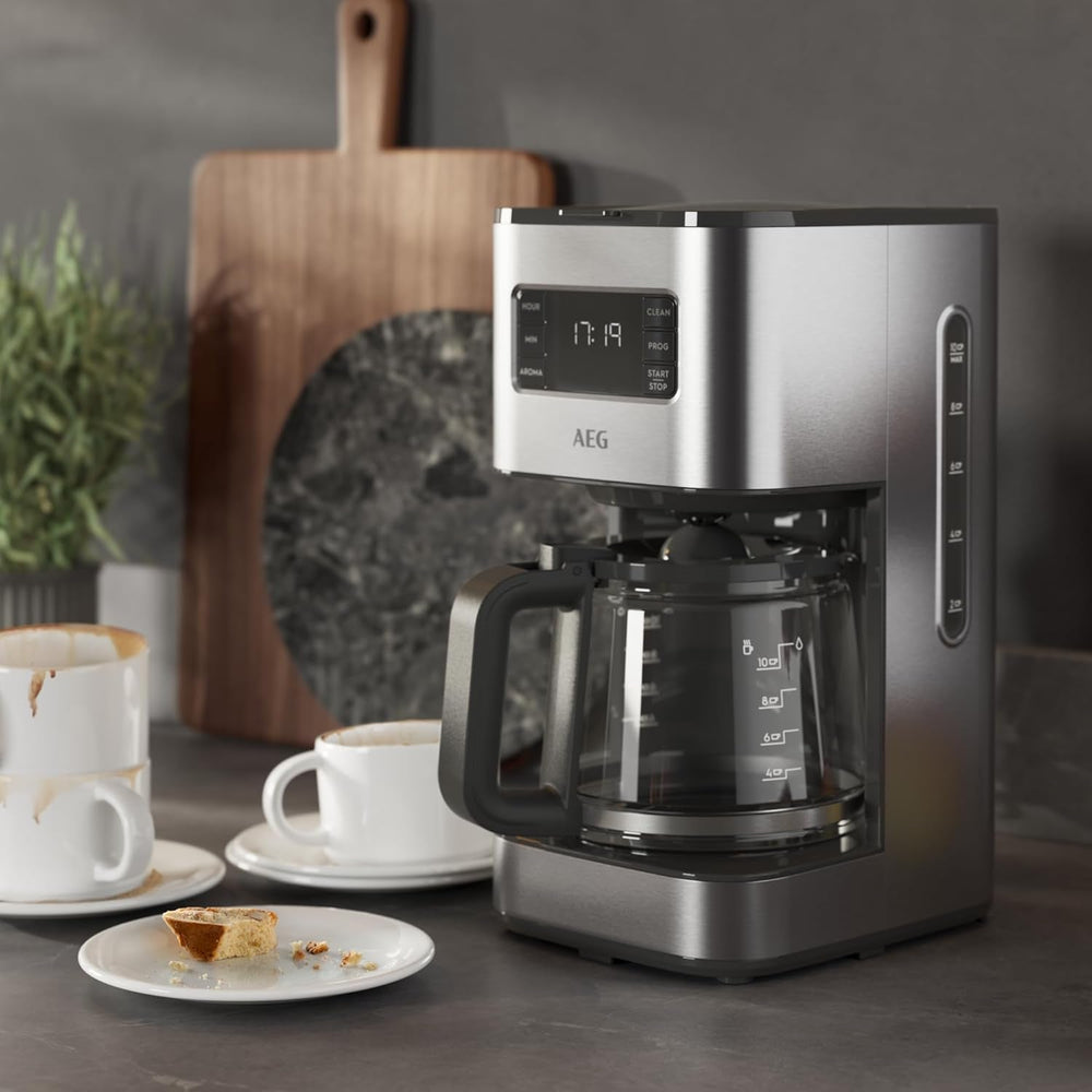 Machine à expresso AEG Deli 5, 1,5 l, minuterie programmable, fonction maintien au chaud, arrêt de sécurité, indicateur de niveau d'eau, dosage optimal, fonction anti-goutte, acier inoxydable, CM5-1-6ST