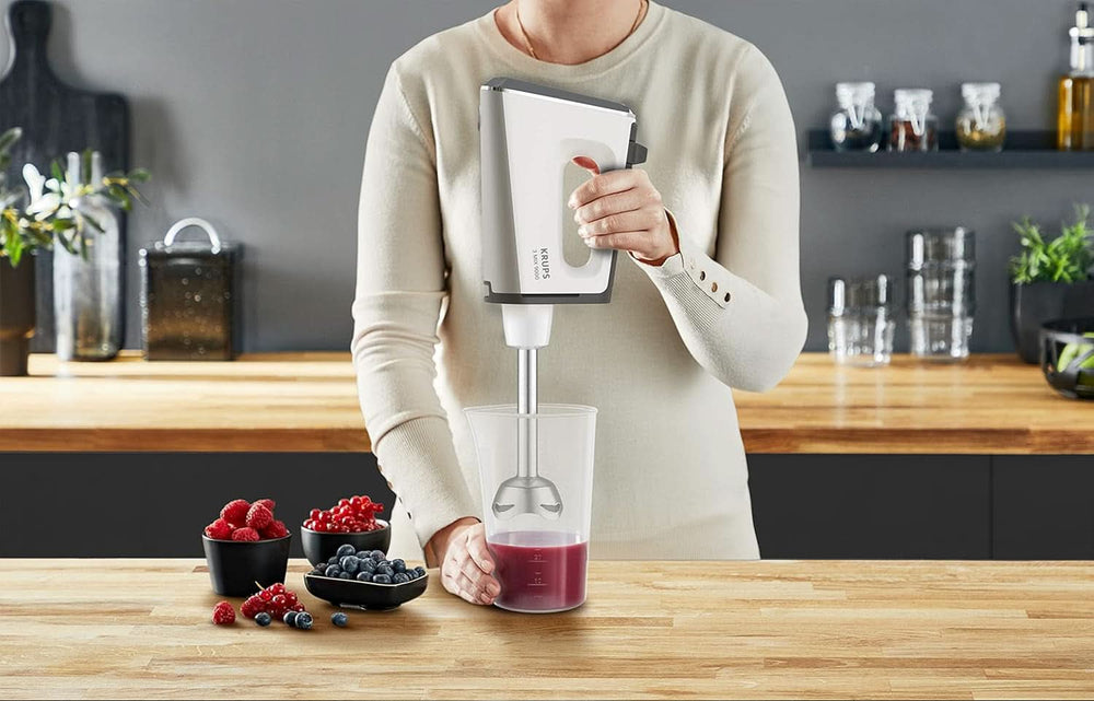 Krups GN9121 3 Mix 9000 Batteur à main | 750 watts | Régulateur de vent | Mode Turbo | Fonctionnalité Auswurff | Poignée ergonomique Schneebesen, Knethaken, Pürierstab-Aufsatz, Messbecher | Blanc/Argent Naty Shop