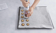 Presse à biscuits Betty Bossi pour une coupe facile de la pâte – Presse à biscuits avec 6 motifs différents