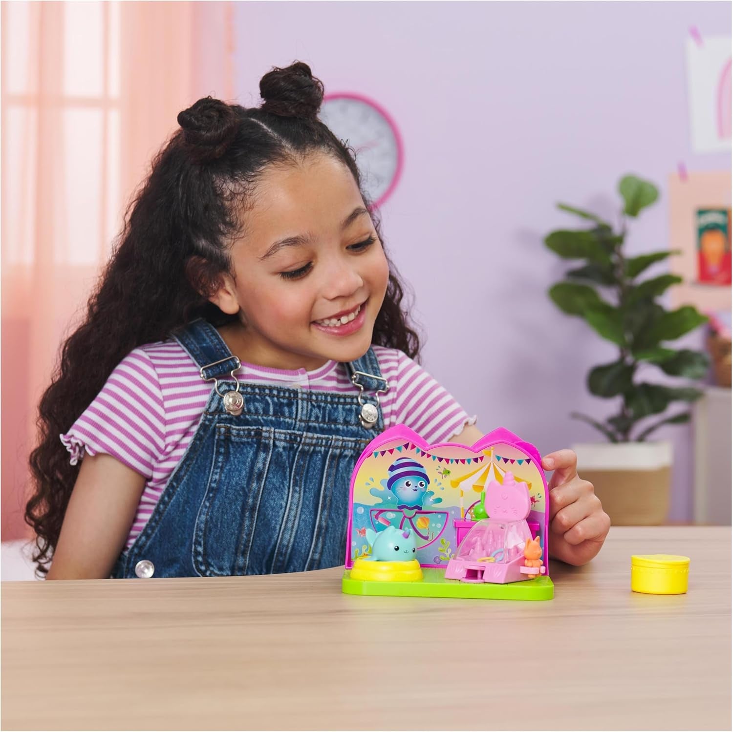 DREAMWORKS GABBY'S DOLLS HOUSE – Ensemble de jeu de chambre de luxe, salle de fête Kitty Narwhale, meubles et accessoires à thème, à partir de 3 ans