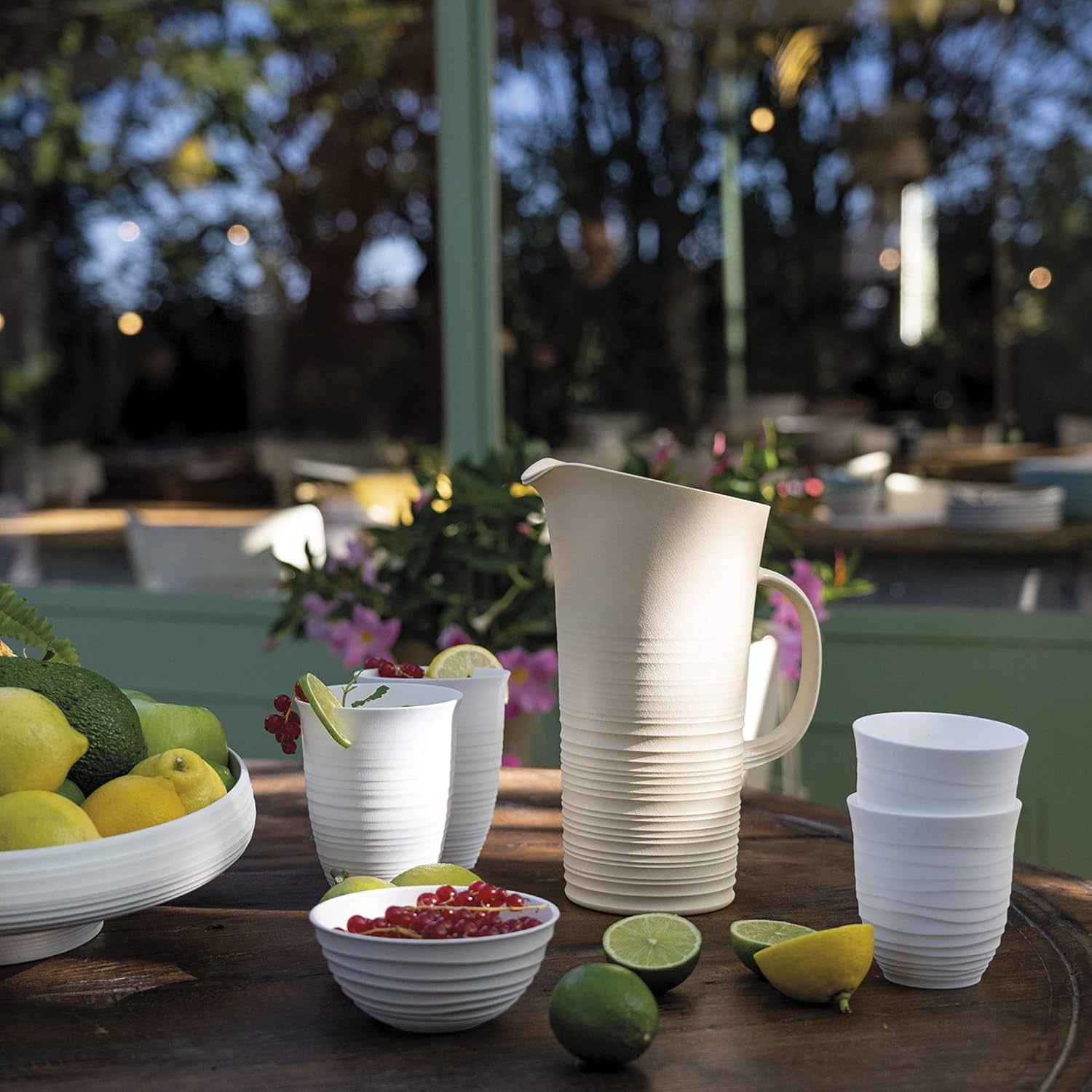 Guzzini - Tierra, Carafă cu Capac - Alb Lapte, 18,7 x 13,4 x 10 x h26,9 cm | 1800 cc - 181701156, Bianco