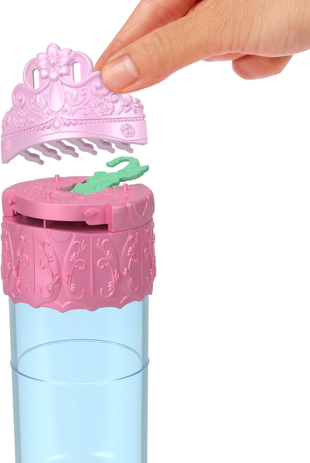 Mattel Disney Princess Royal Color Reveal Petite poupée avec 6 surprises, y compris une bague parfumée et 4 accessoires (les poupées peuvent varier), série Garden Party HRN63