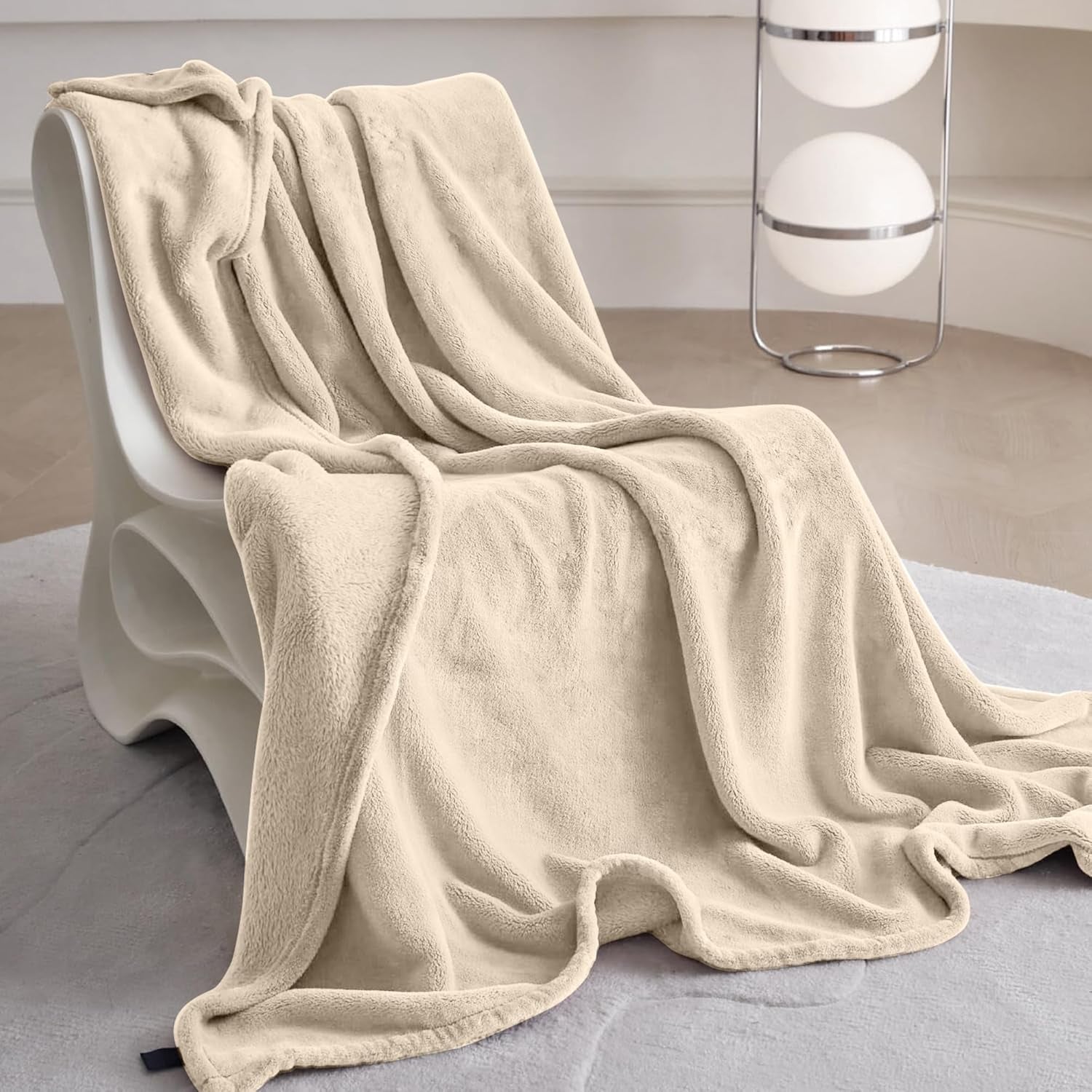 Couverture moelleuse Komfortec, couverture confortable, couverture polaire, certifiée Oeko-Tex, super douce, 150X200 Cm, 260 G/M², beige Lits et couvertures Besuche den Komfortec-Store