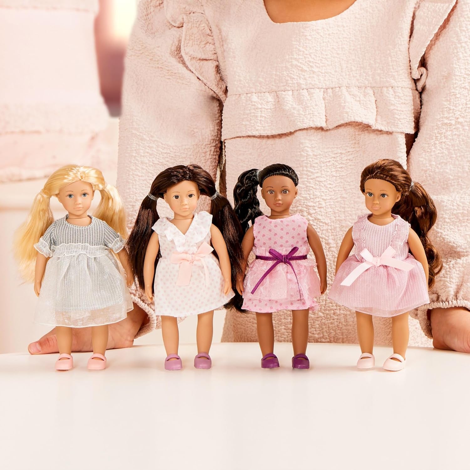 Lori - Mode-Freunde : Nina, Amaya, Chen & Flora - 4 Mini-Puppen - 15 cm Modepuppen - Kleider & Schuhe - Jeux pour enfants - 3 ans +
