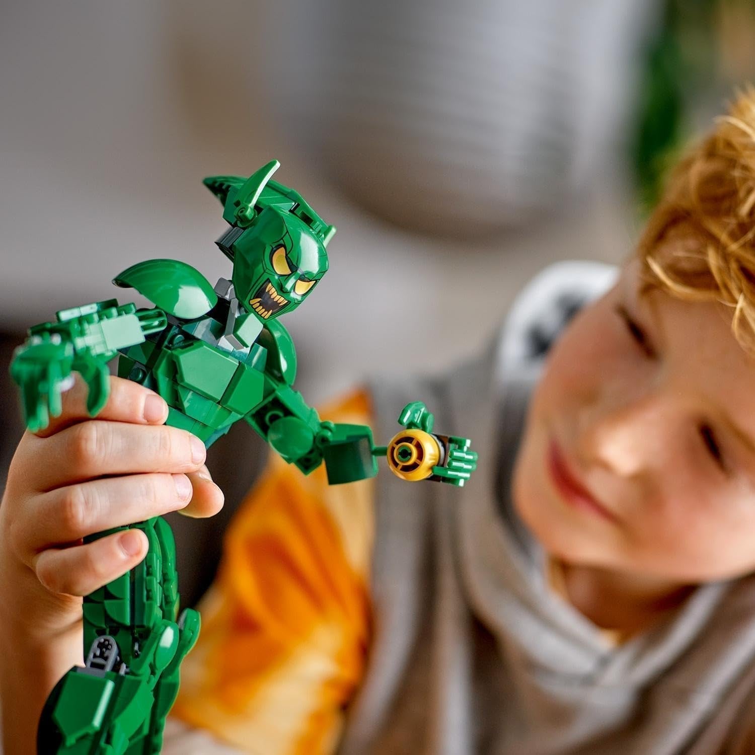Figurine de construction LEGO Marvel Green Goblin, jouet de construction mobile super méchant pour enfants de 8 ans et plus, garçons et filles, ensemble de l'univers Spider-Man avec curseurs et bombes citrouilles, idée cadeau de super-héros 76284 Jeux de construction Besuche den LEGO-Store