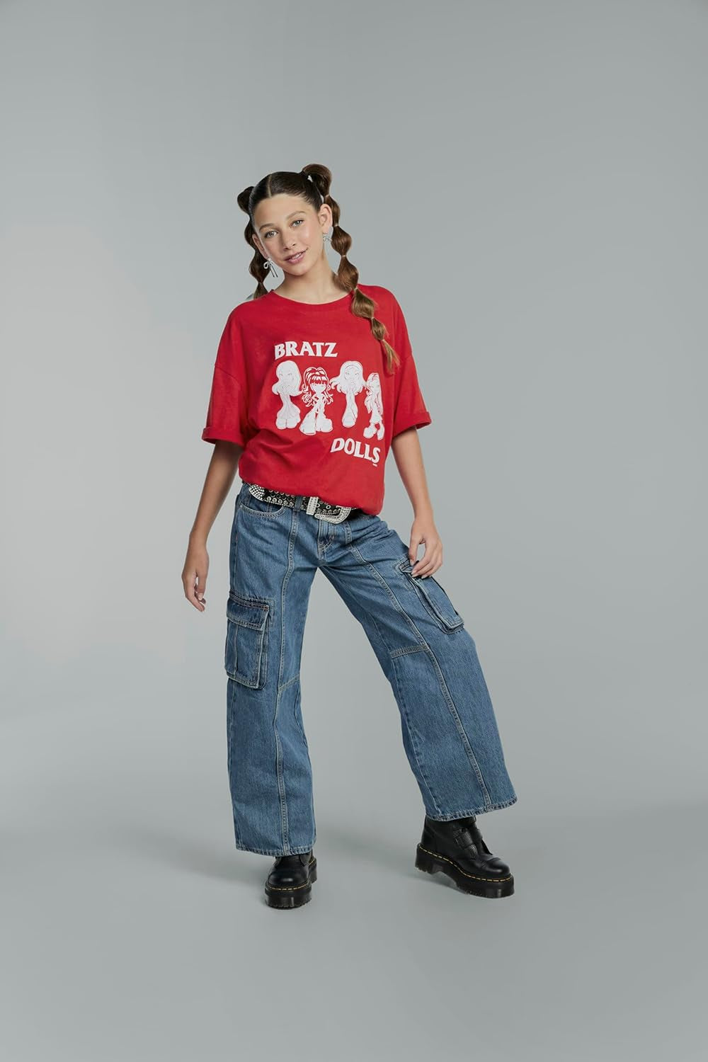 Bratz Stylin' Jade - Modepuppe mit T-Shirt um Gestalten für Dich, y compris les accessoires, Niedliches Spielzeug für Mädchen