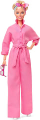 BARBIE LE FILM Margot Robbie - Poupée avec combinaison Kaugummi-Rosa, Messy Updo, Sonnenbrille, Kopftuch, Wedge-Sneakers, Sammlerverpackung, pour enfants à partir de 3 ans, HRF29