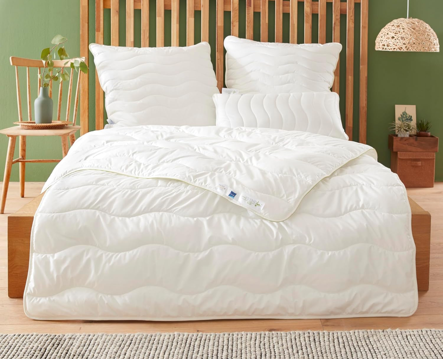 Badenia Trendline Eco couette Aerelle Blue Duo 135 X 200 Cm, Blanc, certifié Öko-Tex, Produit selon la norme de qualité allemande Couettes et couettes Naty Shop 155 X 220 Couverture d'été légère