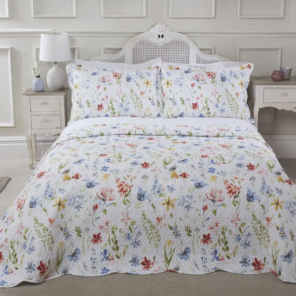 Emma Barclay Spring Meadow Ensemble de couvre-lit matelassé floral Spring Meadow Couvre-lit pour lit double Multi, Polyester Emma Barclay Lits et couvertures