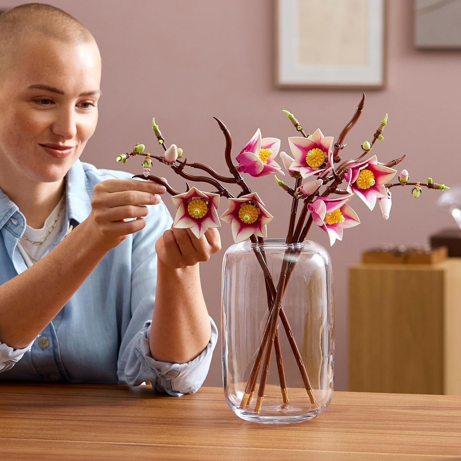 LEGO Botanicals Magnolienzweige - Kunstblumen Set für Erwachsene - 5 künstliche Magnolien für Deko im Wohn- oder Schlafzimmer - DIY Geschenkidee für Frauen - 11510