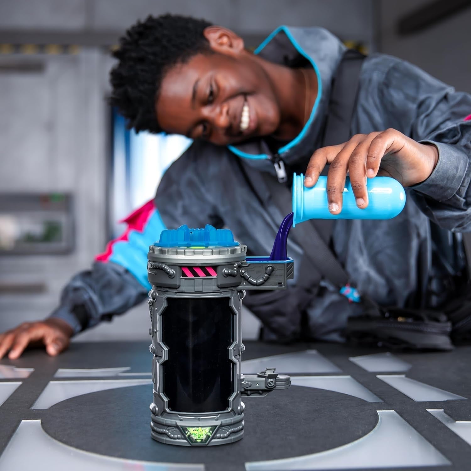 Déménageurs ; Déplacez la bête ultime. Découvrez et créez la figurine Stealth Panther de Mrbeast. 3 à collectionner, Figurines Iconic Panther, Stealth Panther, Metallic Panther Naty Shop