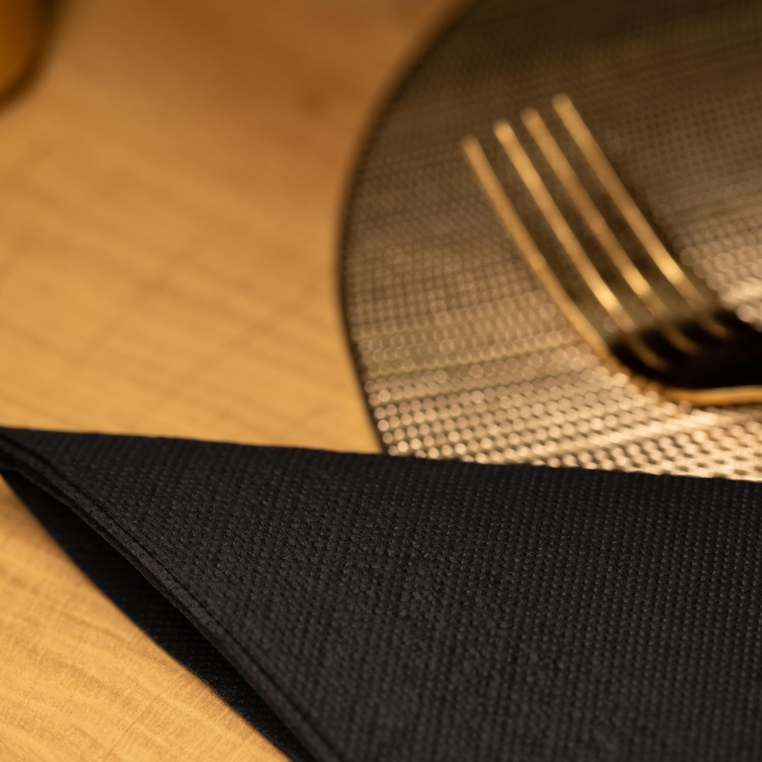 Serviettes en papier noir Renova, 40 serviettes, grandes, 2 épaisseurs.