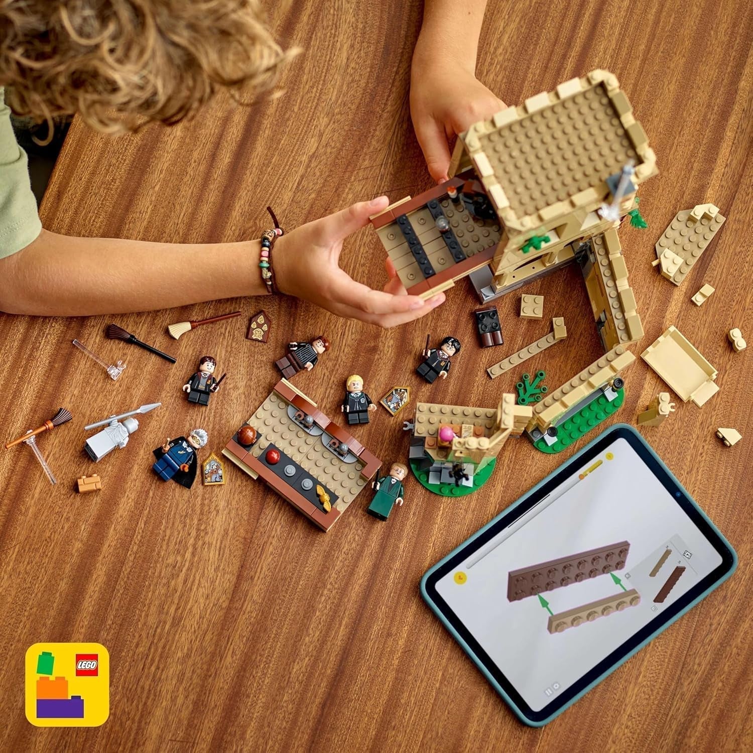 Château de Poudlard LEGO Harry Potter : Leçons de vol et aventure avec 6 figurines à collectionner, dont Draco Malfoy et le professeur McGonagall, jeu de rôle pour garçons et filles de 9 ans 76447 Jeux de construction Besuche den LEGO-Store