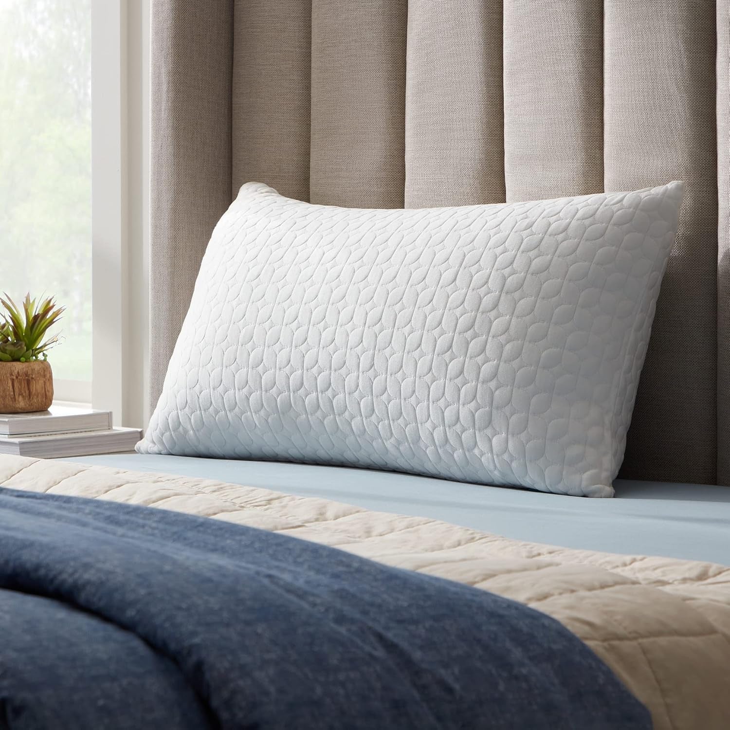 Oreiller LUCID 40 X 80 cm avec garnissage hybride de mousse à mémoire de forme déchiquetée et microfibre - garnissage amovible et réglable - housse lavable - pour dormeurs sur le côté, sur le dos et sur le ventre Oreillers standards Naty Shop 40 X 80 Cm