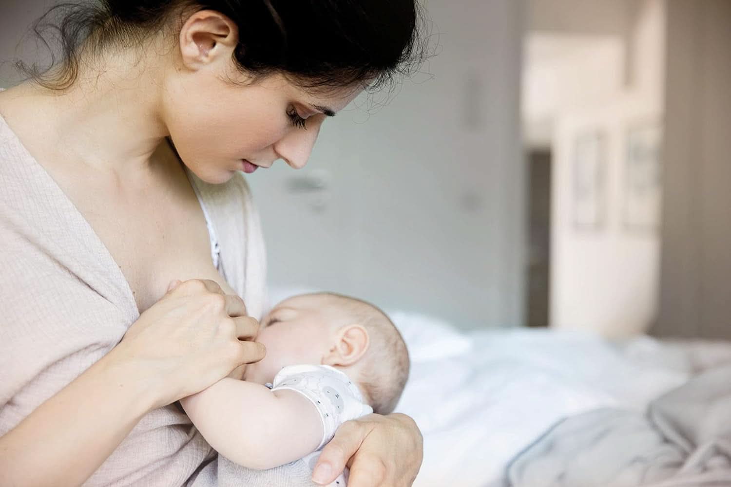 Pots pour lait maternel NIP First Moments 150 ml, 4 pièces : empilables et étanches Accessoires Alimentation et Allaitement Bebe Naty Shop