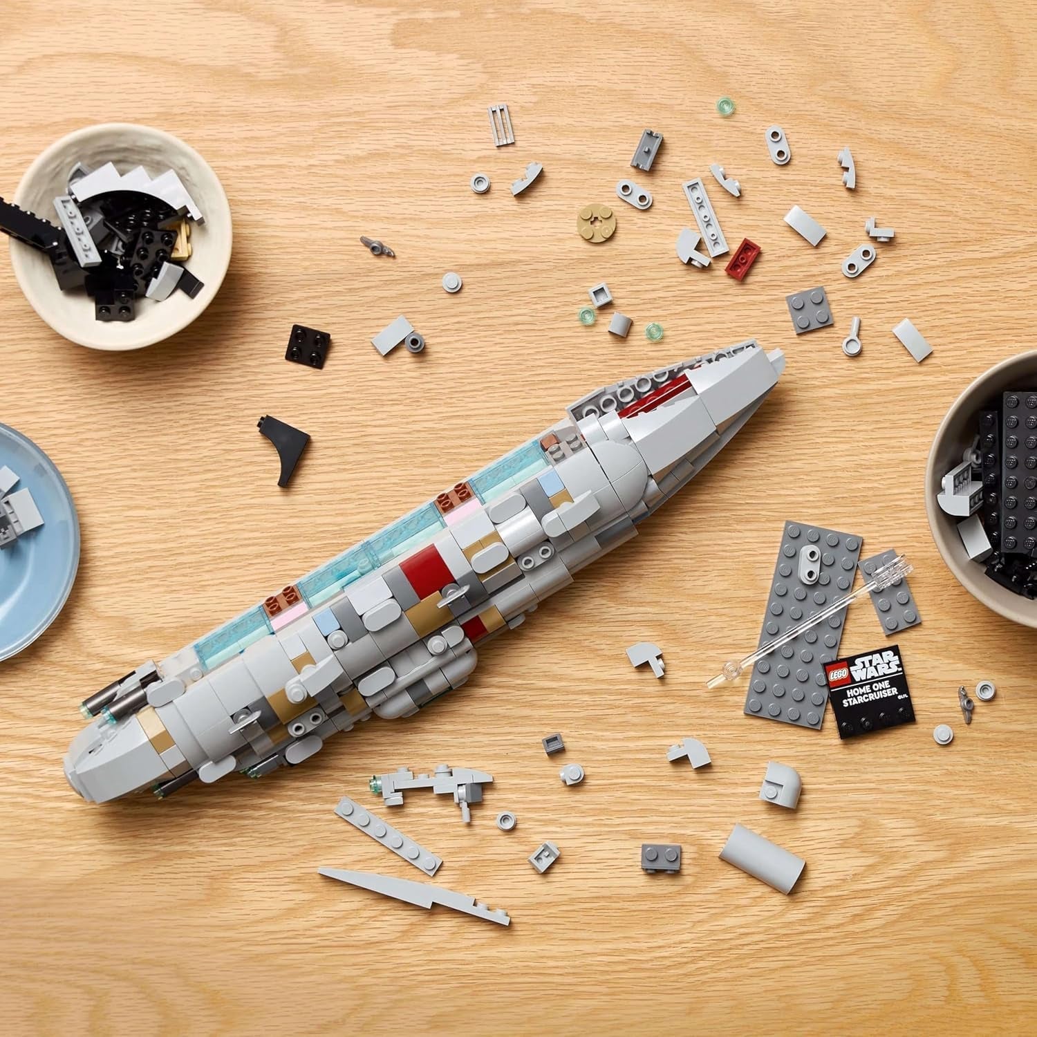 LEGO Star Wars 75405 Home One Starcruiser du Retour du Jedi - Modèle de vaisseau spatial - Ensemble fantastique et de collection à construire et à exposer - Cadeau pour les fans adultes et adolescents Jeux de construction Besuche den LEGO-Store