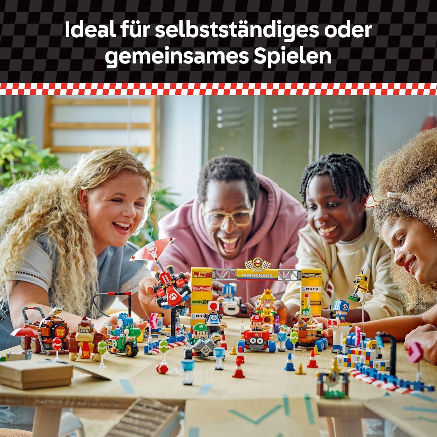 LEGO Super Mario : Mario Kart – Ensemble de garage de Toad, jouet mécanique Nintendo avec 2 figurines de personnage de crapaud bleu pour un jeu indépendant, cadeau d'anniversaire pour garçons, filles et joueurs âgés de 8 ans et plus 72035