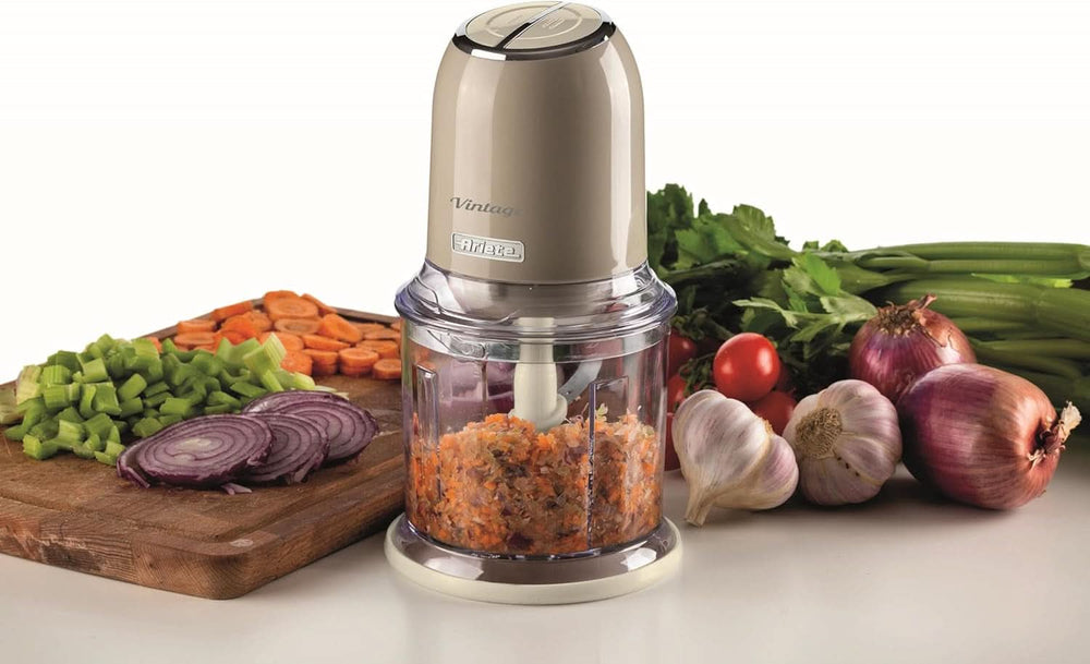 Ariete Vintage 438, Retro Elektrischer Gemüse- Und Ice-Crusher Mit 2 Geschwindigkeitsstufen, 4 Edelstahlklingen, Rutschfesten Standüßen, 600 Ml Fassungsvermögen, 400W, Beige Mother and Child Naty Shop