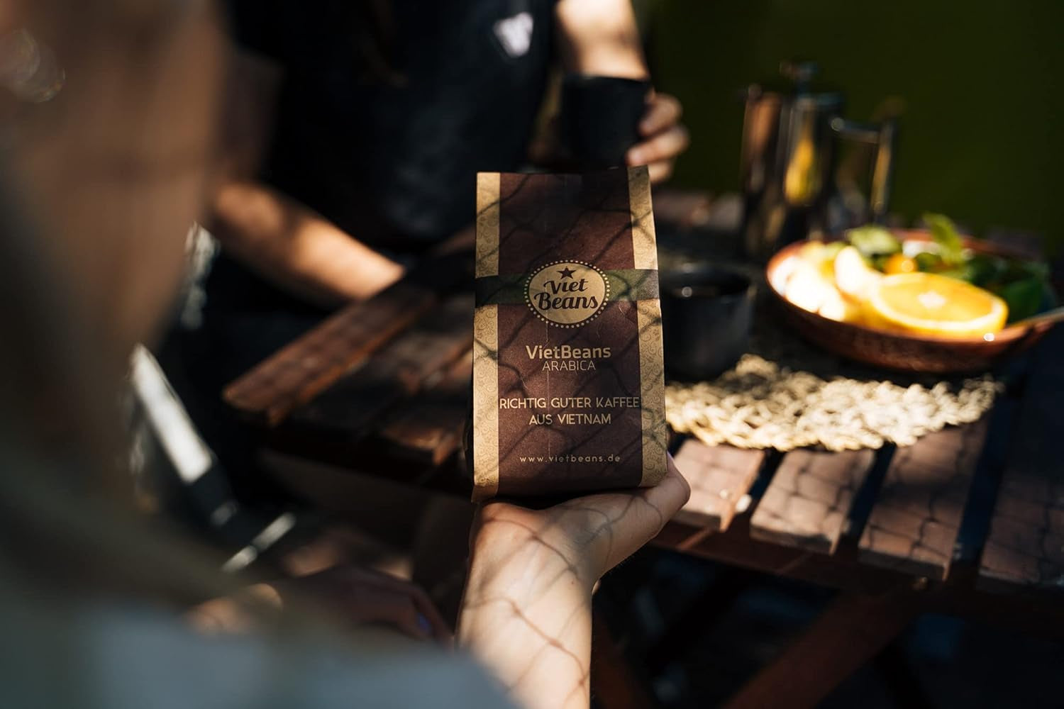 VietBeans 100% Arabica Whole Kaffeebohnen - Espresso Beans säurearm - Fruchtiger Hochlandkaffee mit Nebennote Karamell und Honig - Leicht bittere Süße - 250g