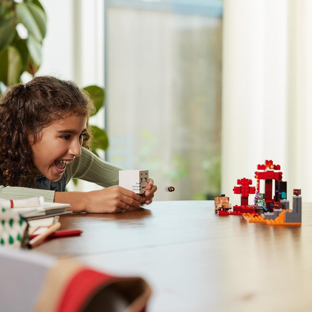 LEGO Minecraft Embuscade au portail du Nether Jeu de jouet pour enfants avec scènes de bataille et personnages légendaires, y compris un cadeau Ghast pour les joueurs garçons et filles de 8 ans 21255 Ensembles de construction Besuche den LEGO-Store