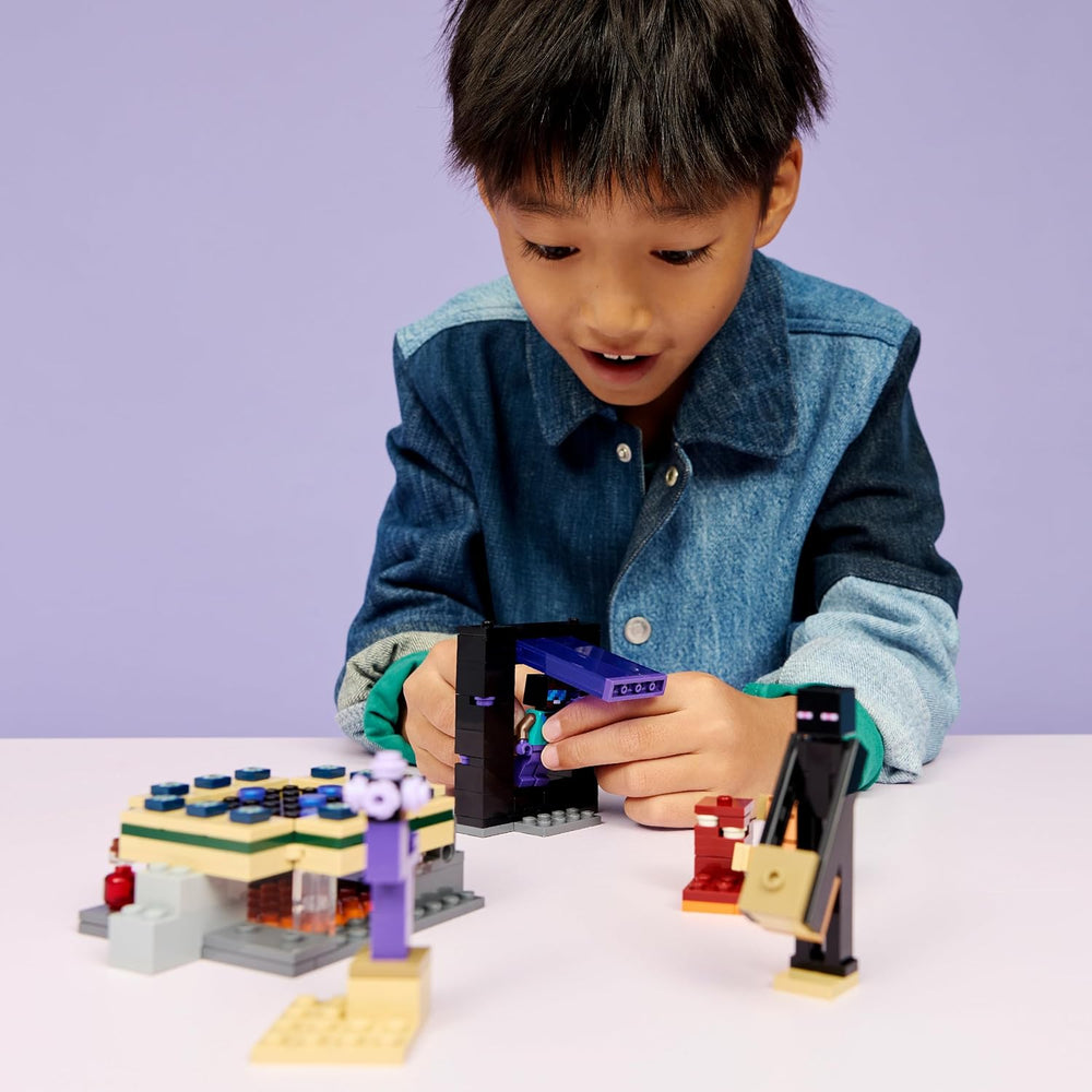 LEGO Minecraft Voyage à travers Nether et Endportal - Jeu pour enfants avec figurines Helden, Enderman et Baby Hoglin - Set avec figurine Minecraft - Jeu de joueur pour jeunes et filles à partir de 7 ans - 21584