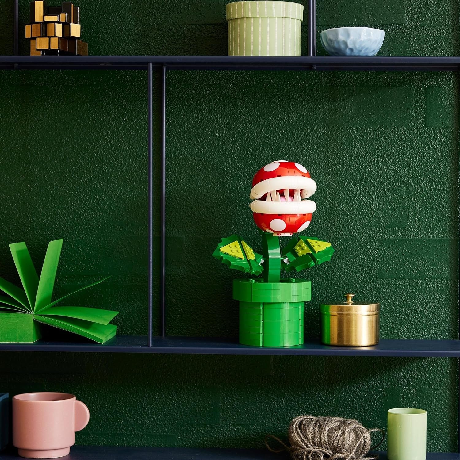Lego 71426 Super Mario Piranha Plant Set, une figurine avec des personnages et 2 éléments de décoration, un modèle pour l'apprentissage de la construction, de la décoration intérieure, de la maison pour les hommes, les femmes et les jeunes.