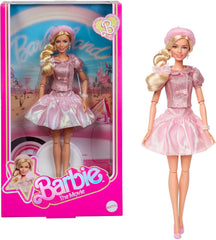 Barbie Le film basé sur le film Margot Robbie en tant que figurine de collection Barbie en chemisier rose et jupe en tulle avec coiffure stylisée et bijoux assortis JBJ53