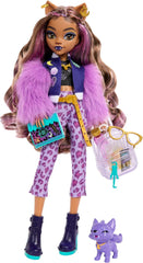 Poupée Monster High Clawdeen Wolf avec croissant de chiot et accessoires tels que cartable, calendrier, collations et plus encore, HRP65