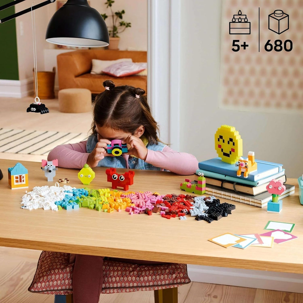 LEGO Classic Creative Fun Box, briques de construction colorées pour un jeu de rôle imaginatif, jeu de construction pour débutants, jouets pour filles et garçons à partir de 5 ans, modèles reconstructibles 11042 Sets de construction Besuche den LEGO-Store