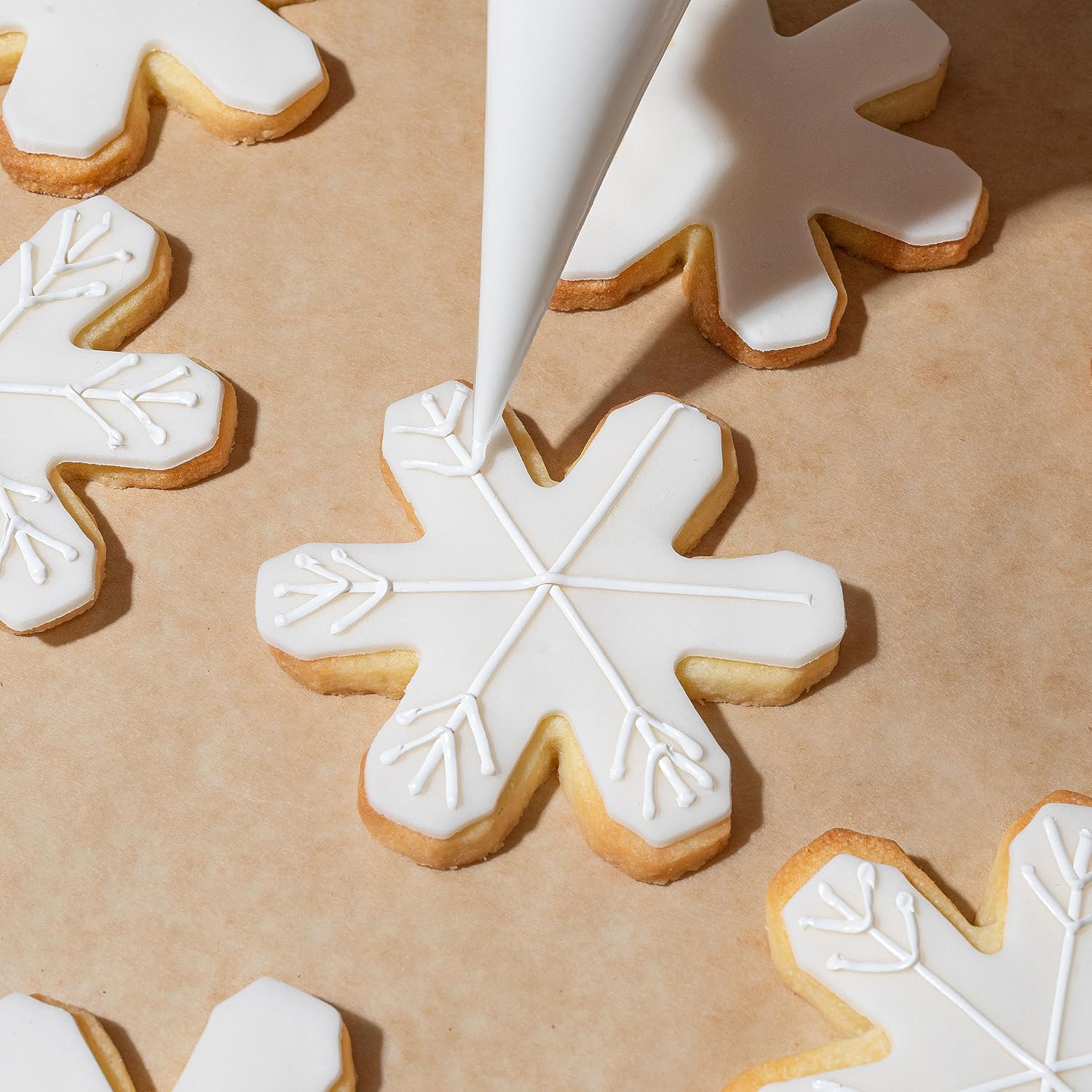 Seau à glaçage Günthart BackDecor Royal avec 300 g de poudre pour décorer des pâtisseries ou comme revêtement, 1 paquet (300 g) de pâte à sucre Naty Shop