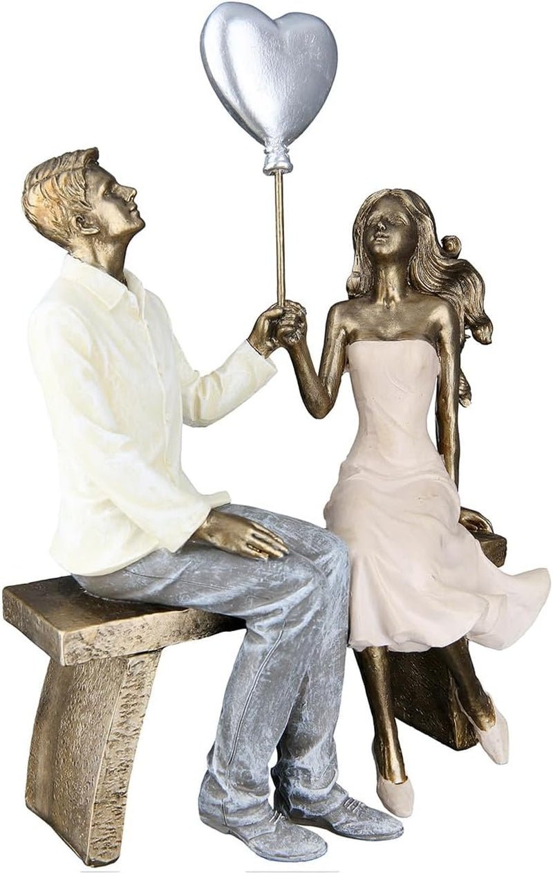 GILDE Décoration Figurine Couple Coeur Ballon - Amoureux sur le banc avec ballon coeur décoration cadeau mariage - Coloris : Blanc Bronze Gris - Hauteur 24,5 cm Statuettes et sculptures Naty Shop