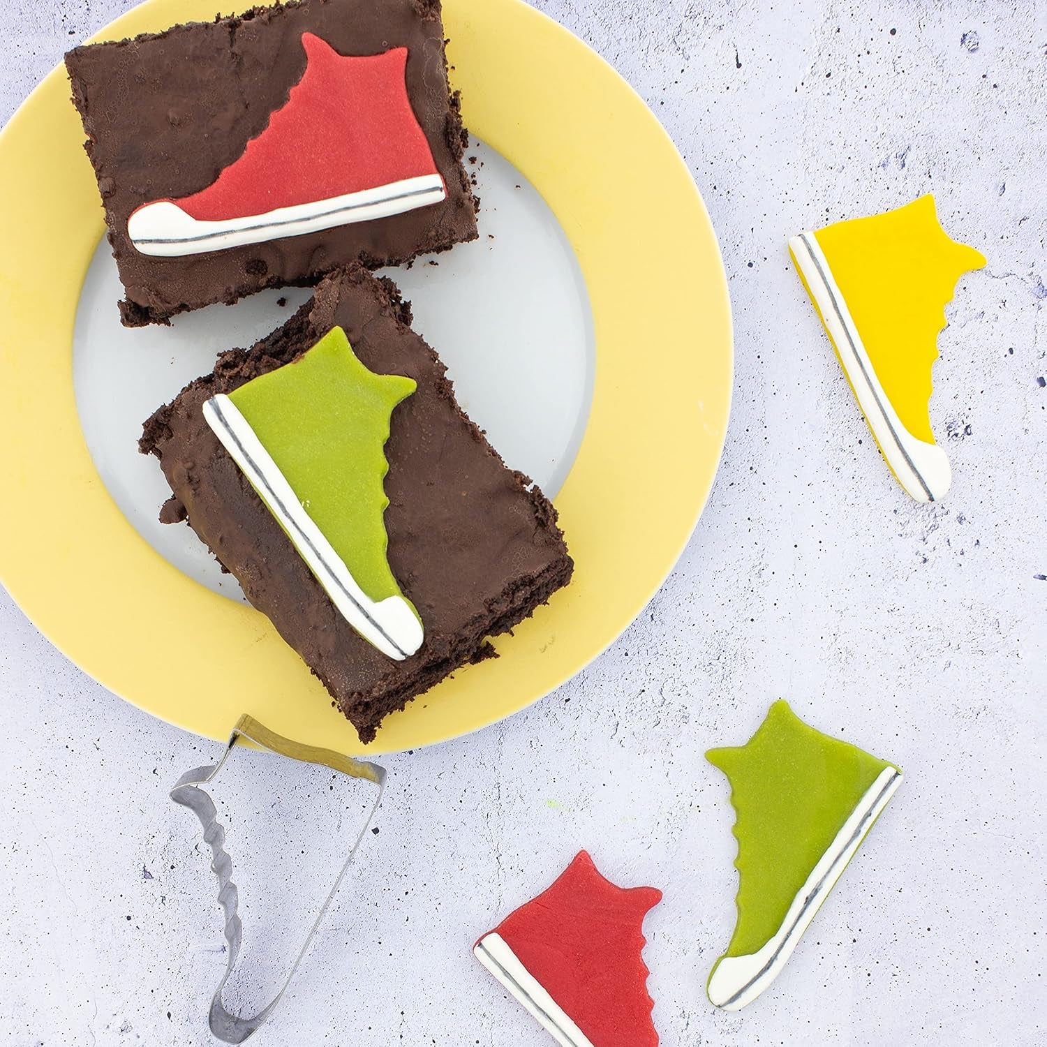 Günthart BackDecor 250 fondant vert, 100 % végétalien, sans huile de palme, indéchirable pour recouvrir les gâteaux et pâtisseries, adapté au modelage, 1 paquet (1 x 250 g) de pâte à sucre Naty Shop