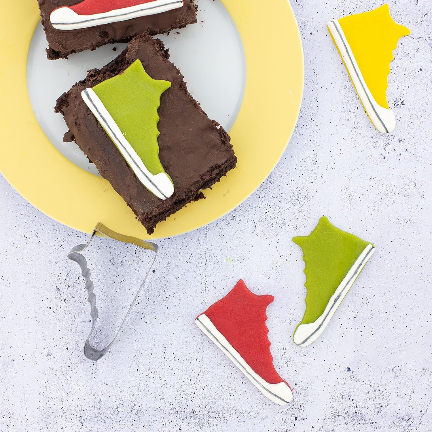 Günthart BackDecor 800 g fondant blanc Table décorative blanche pour enduire, glacer des gâteaux ou modeler, sans huile de palme, prête à l'emploi et facile à travailler avec la pâte à sucre Naty Shop