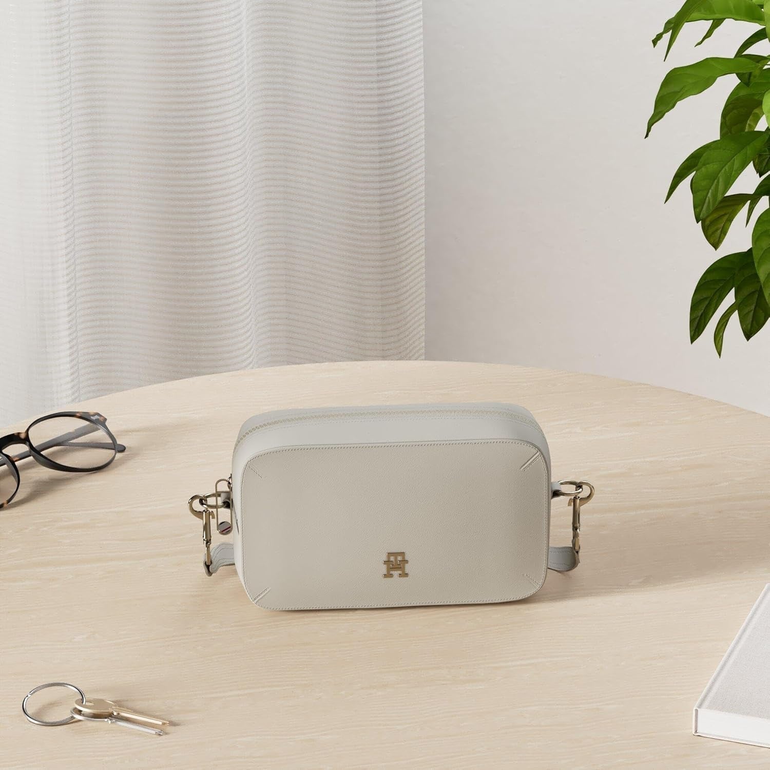 Tommy Hilfiger Sac bandoulière Chic Flap Crossover Petits Sacs Femme Naty Shop